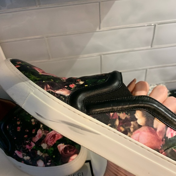 Givenchy slip on sneakers with rose detail - Picture 7 of 8